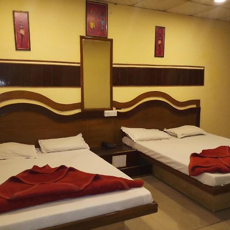 Hotel Diplomat Inn New Delhi Exteriör bild