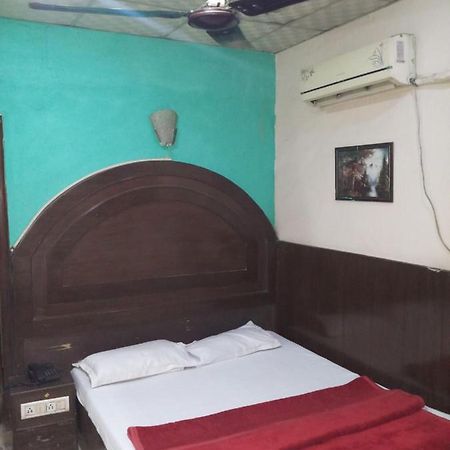 Hotel Diplomat Inn New Delhi Exteriör bild